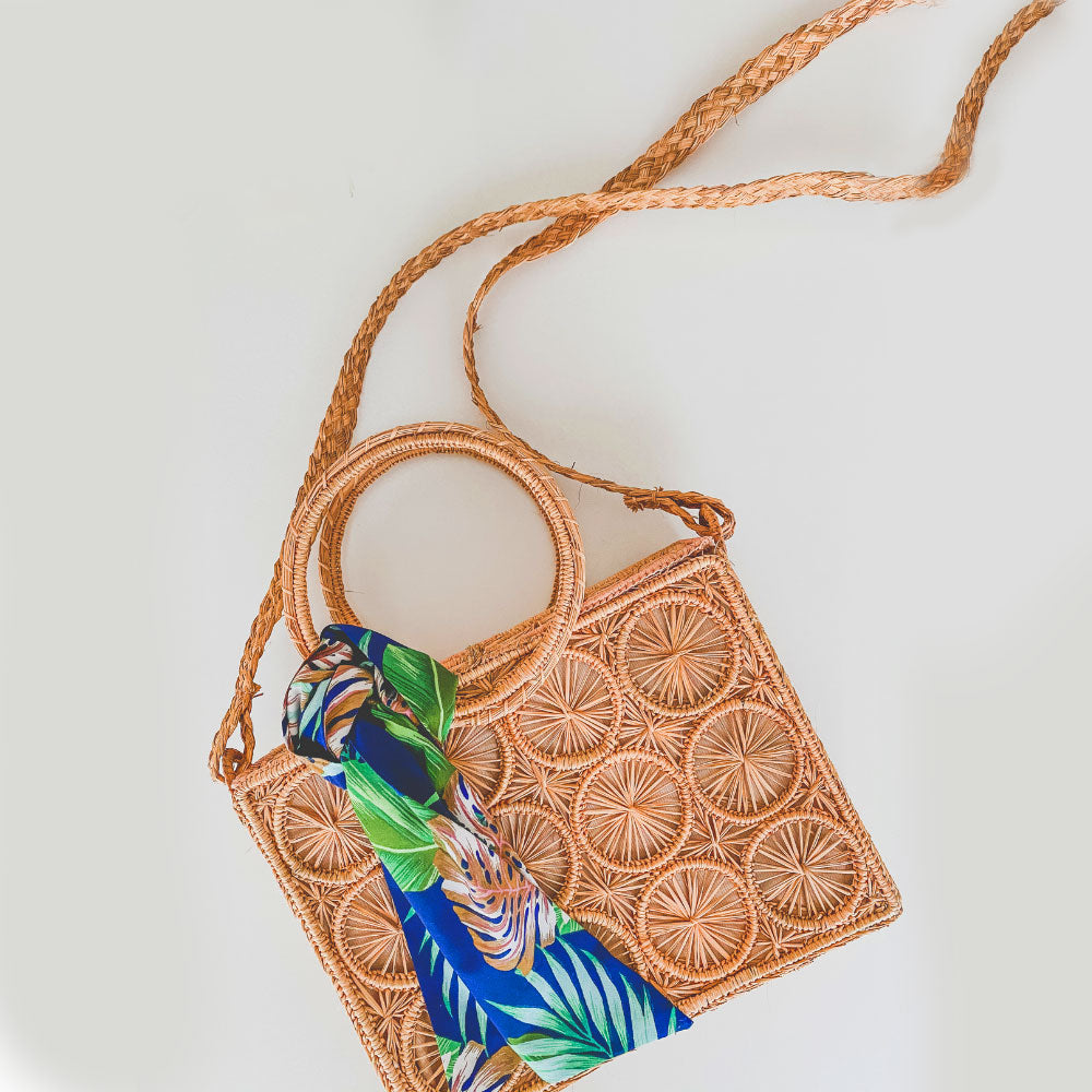 Meyaus Women Mini Heart Shape Straw Woven Crossbody Bag Handbag Ribbon  Top-handle Bag: Handbags