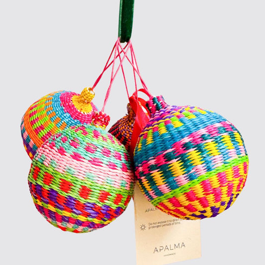 Pack of 4 Bright Color Christmas Baubles / Balls / Ornaments - Handmade in Iraca Palm